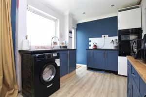 kitchen- click for photo gallery